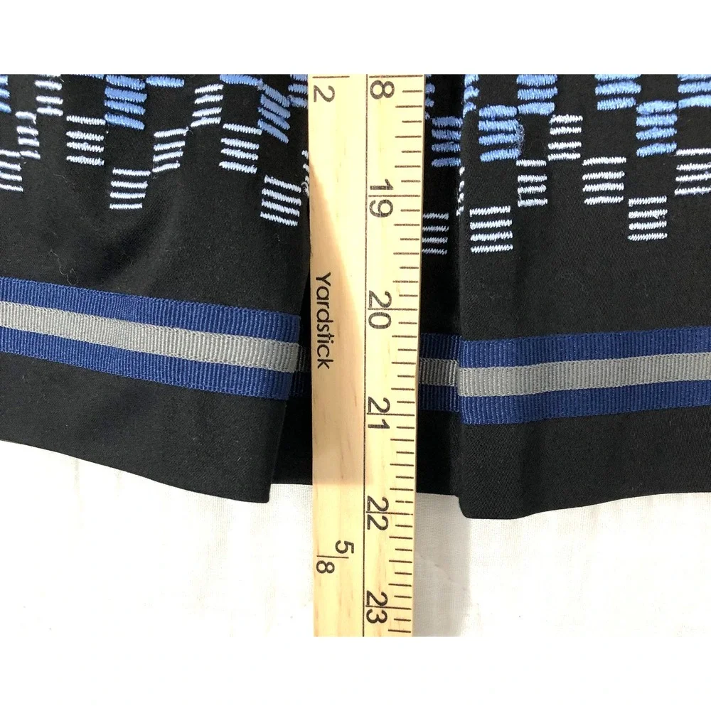 Ann Taylor LOFT Skirt‎ Women's Size 6 Black Front Pleat Embroidered Hem Side Zip